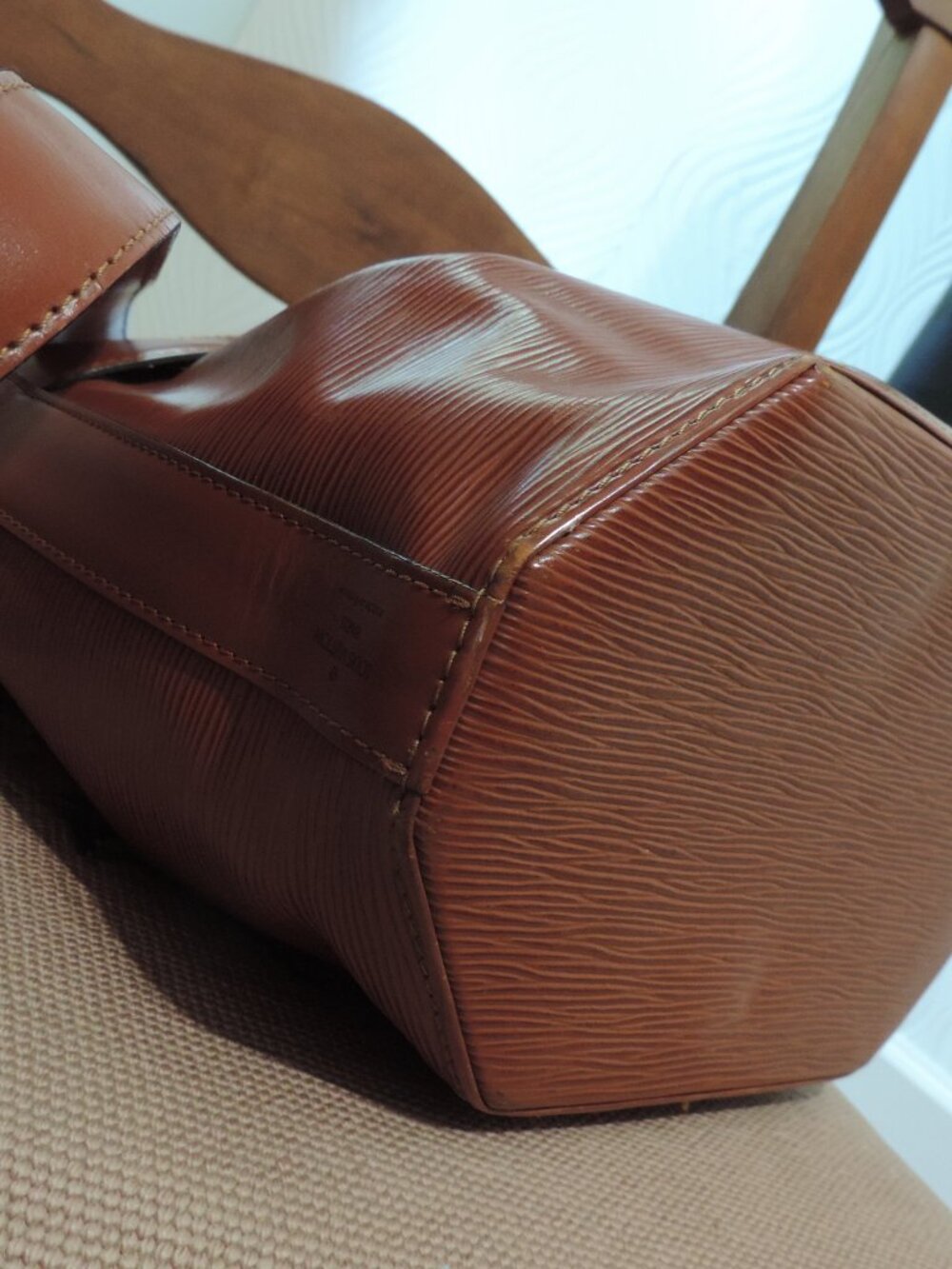 Louis Vuitton SAC D'EPAULE PM Lightweight Epi Leather Kenyan Fawn Brown - Picture 8 of 16
